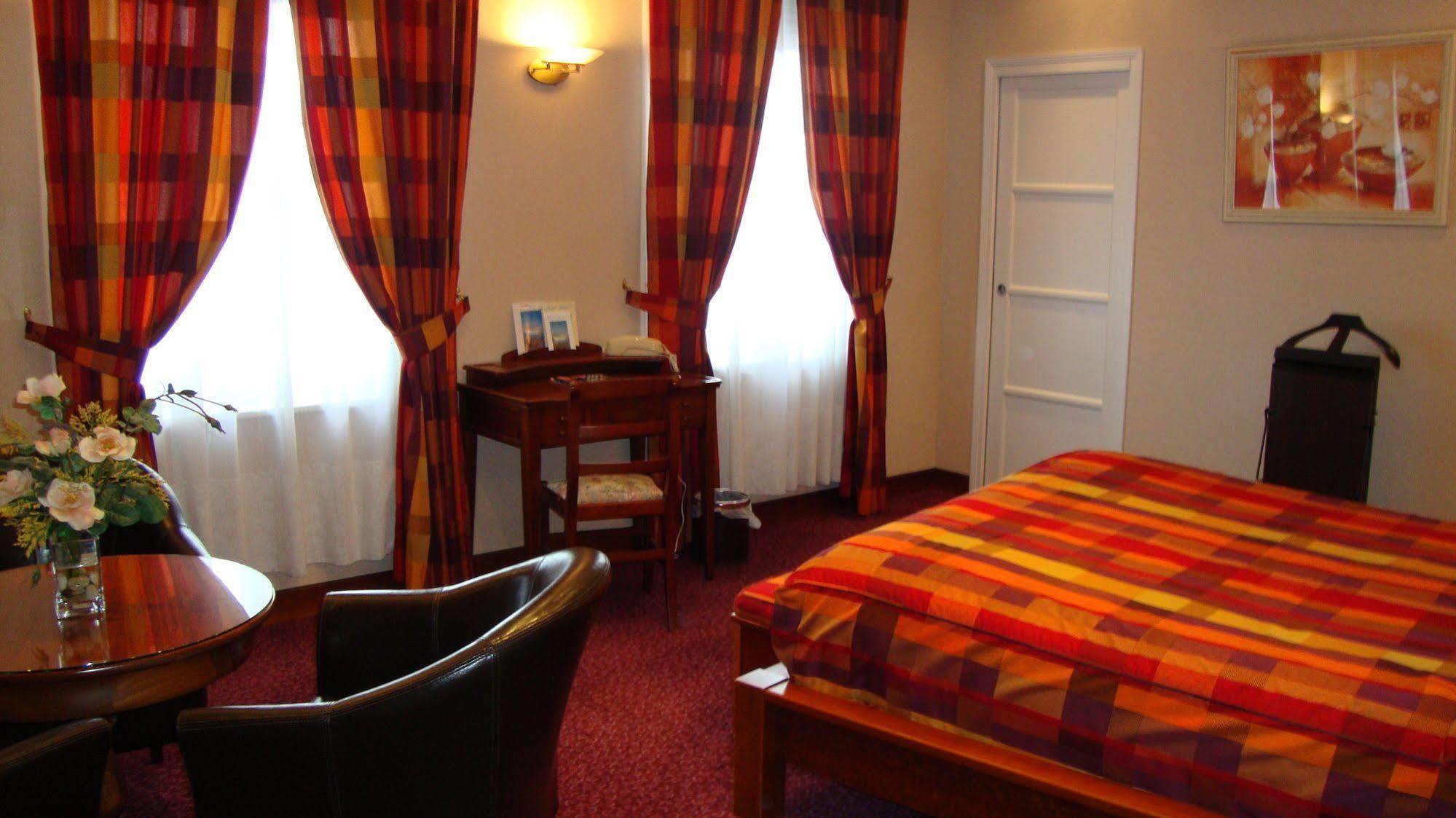Logis Hotel Borel Dunkirk Exterior photo